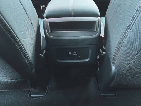 2025 Nissan Pathfinder S