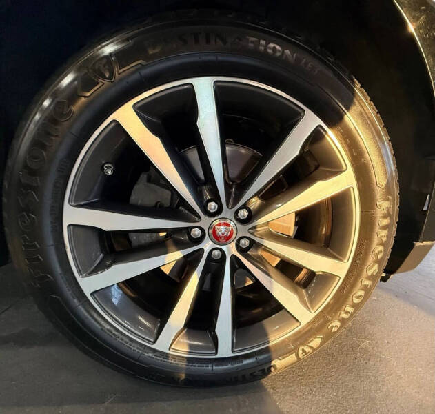 2019 Jaguar F-PACE 30t Prestige