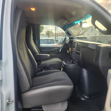 2024 Chevrolet Express 2500