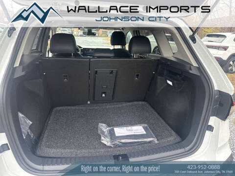 2026 Volkswagen Taos SE Black 4Motion