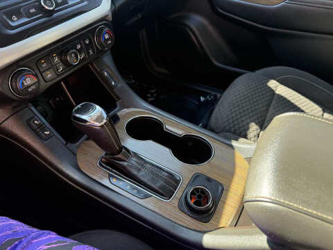 2017 GMC Acadia SLE-2