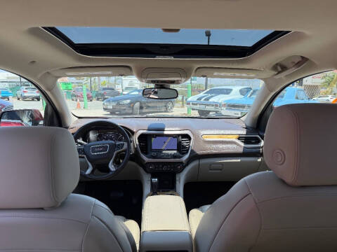 2017 GMC Acadia Denali