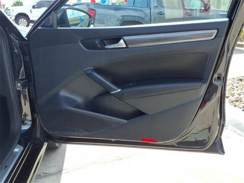 2022 Volkswagen Passat R-Line