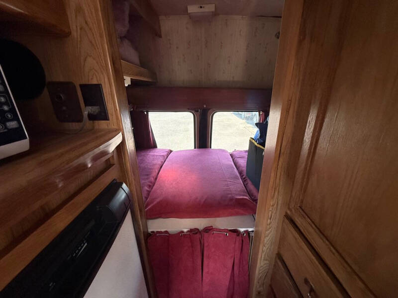 1987 Ford E-250 Super