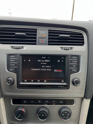 2016 Volkswagen Golf SportWagen TSI SE