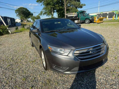 2018 Ford Taurus SEL