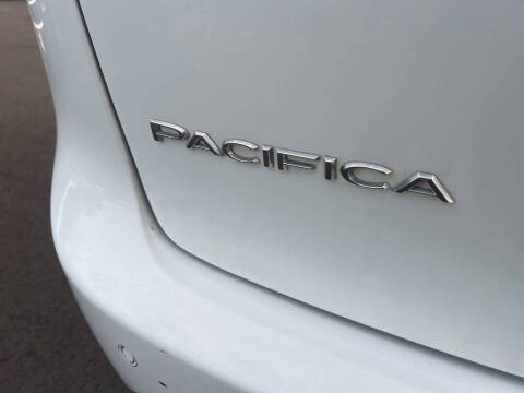 2020 Chrysler Pacifica Touring L