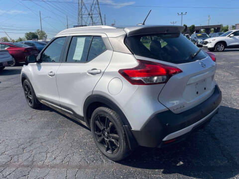 2020 Nissan Kicks SR