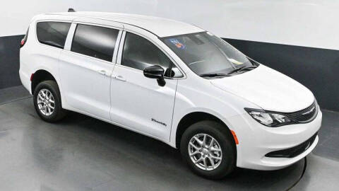 2025 Chrysler Voyager LX