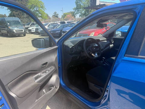 2025 Nissan Kicks Play S