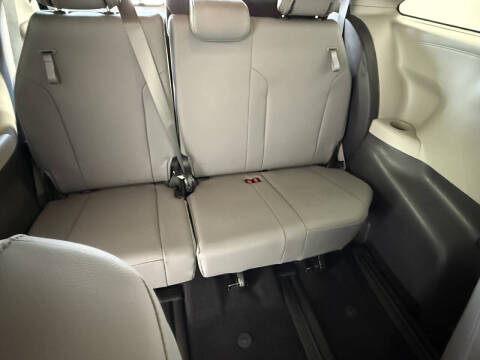 2022 Toyota Sienna XLE 7-Passenger