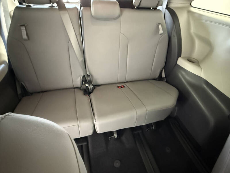 2022 Toyota Sienna XLE 7-Passenger