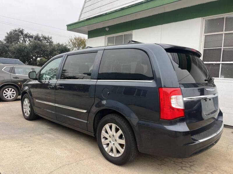2013 Chrysler Town and Country Touring