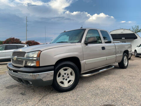 2005 Chevrolet Silverado 1500 for sale at Carworx LLC in Dunn NC