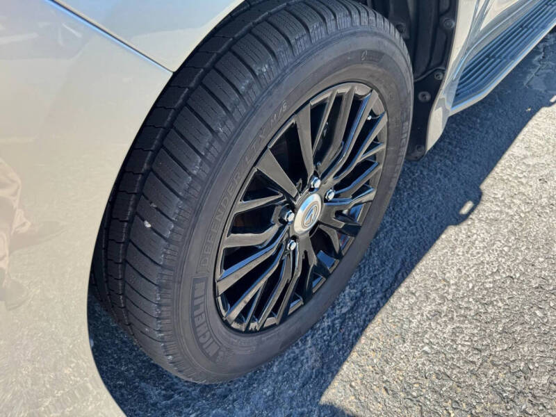 2020 Lexus LX 570 Two-Row