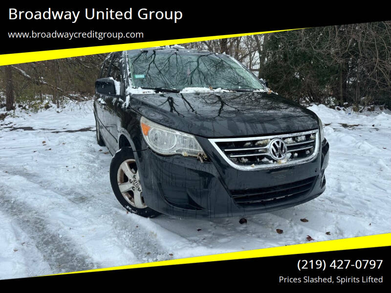 2009 Volkswagen Routan S's photo