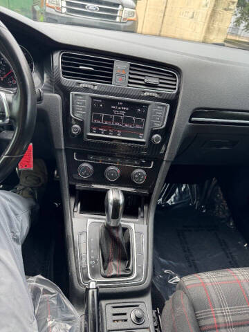 2017 Volkswagen Golf GTI S