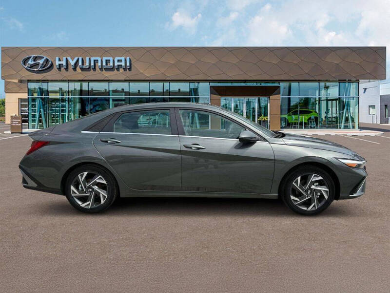 2025 Hyundai Elantra Hybrid Limited