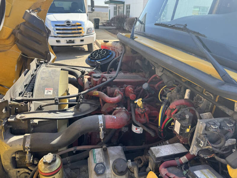 2019 Freightliner M2 106