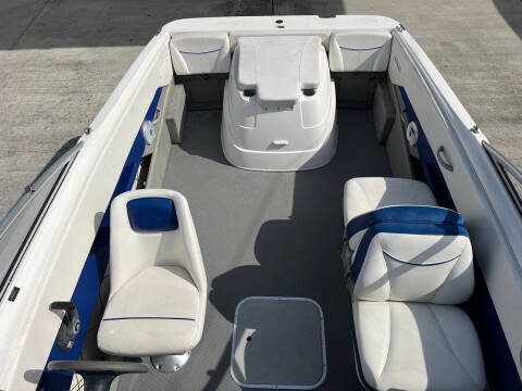 2008 Bayliner 210 Discovery