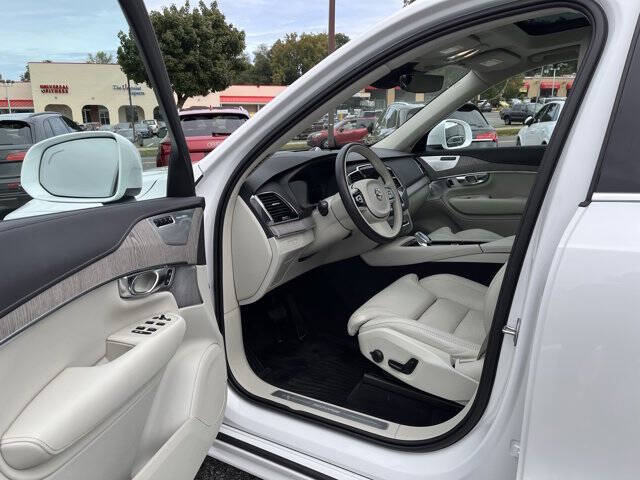 2023 Volvo XC90 Recharge T8 Ultimate Bright Theme 7P