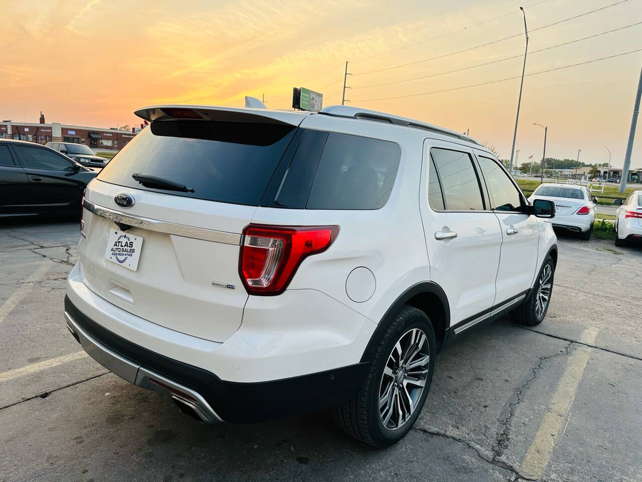 2016 Ford Explorer Platinum photo 10