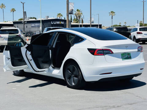 2018 Tesla Model 3 Mid Range