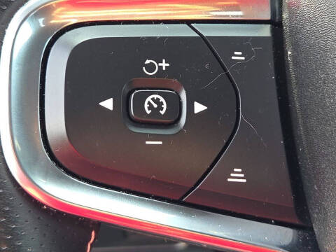 2021 Volvo XC40 T5 R-Design