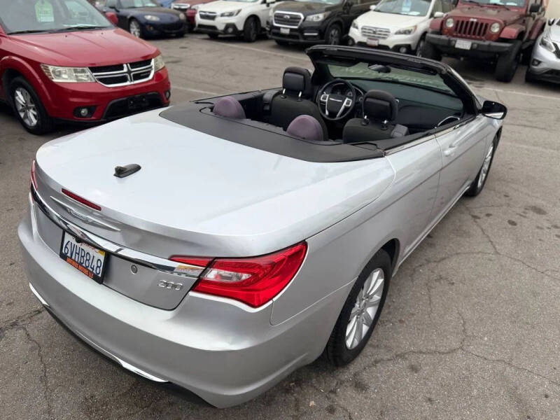 2012 Chrysler 200 Touring