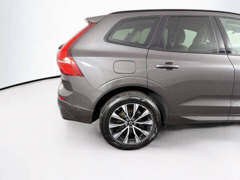2023 Volvo XC60 B5 Plus Dark Theme