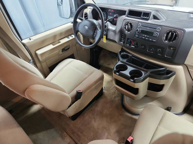 2011 Ford E-Series E-350 SD XLT