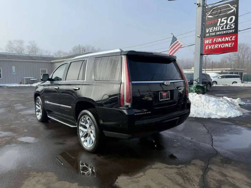 2017 Cadillac Escalade Luxury