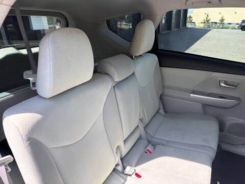 2014 Toyota Prius v Three