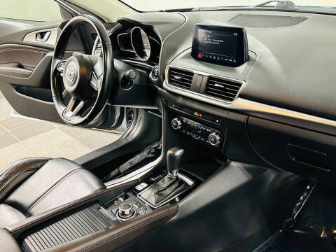 2018 Mazda MAZDA3 Touring