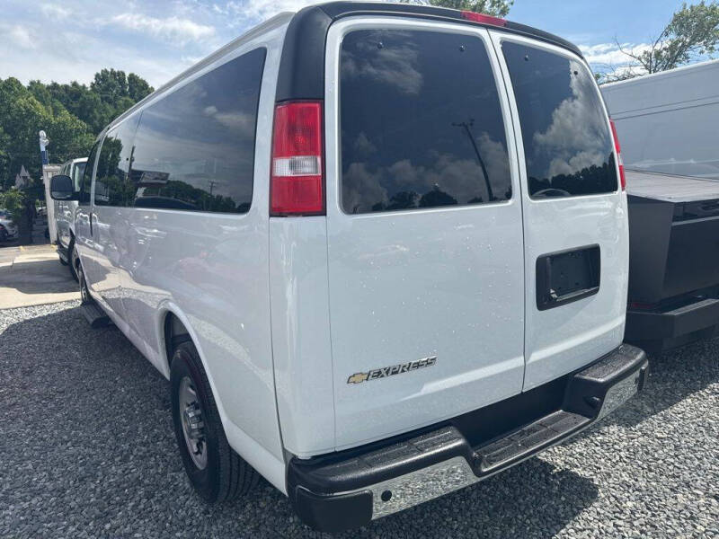 2025 Chevrolet Express LT 3500