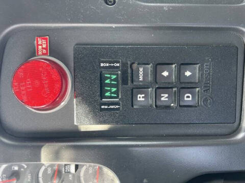 2010 Freightliner M2 106