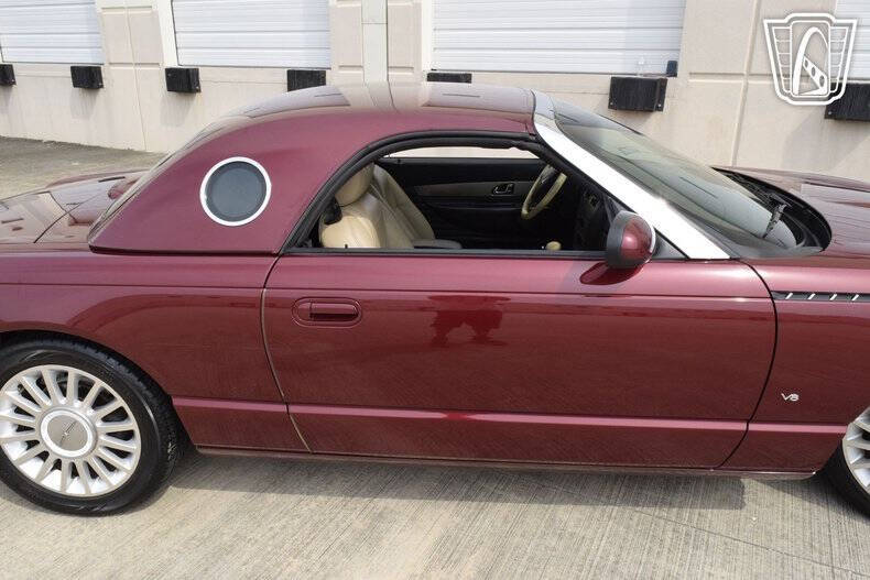 2004 Ford Thunderbird Deluxe