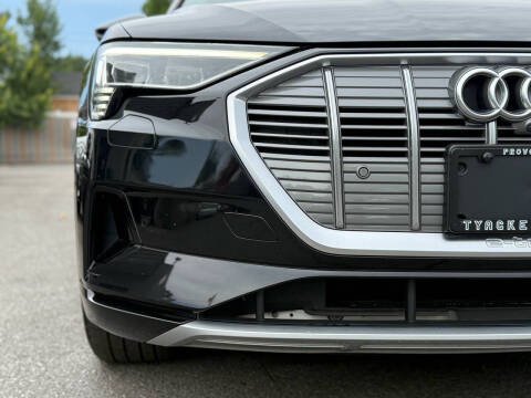 2019 Audi e-tron quattro Premium Plus