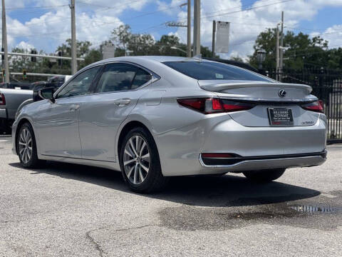 2020 Lexus ES 300h