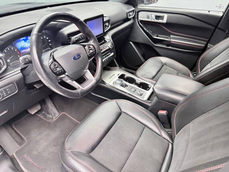 2022 Ford Explorer ST-Line