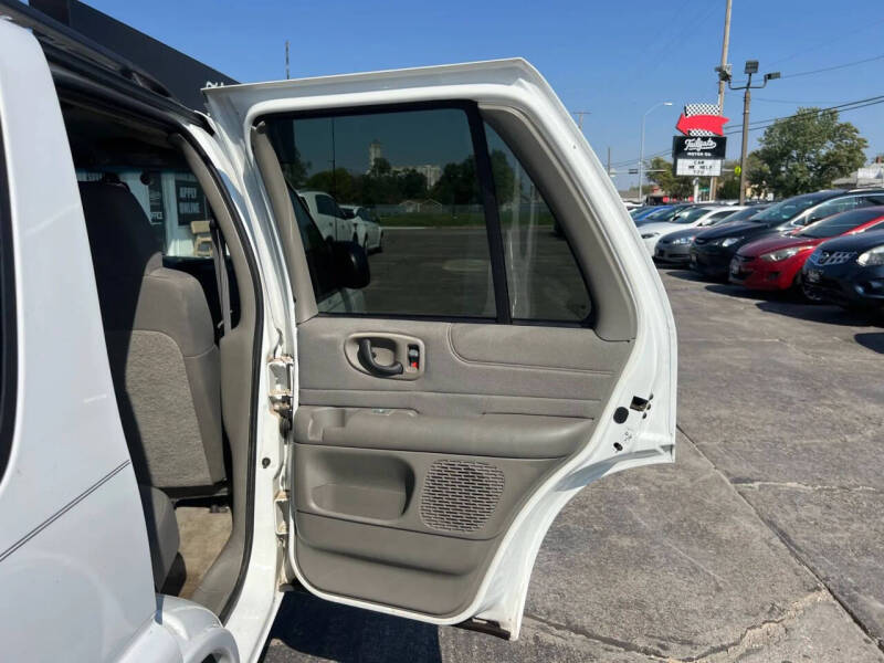 2004 Chevrolet Blazer LS