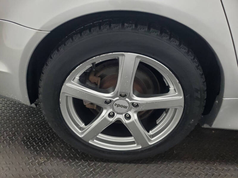 2009 Pontiac G8 Base w/Bluetooth