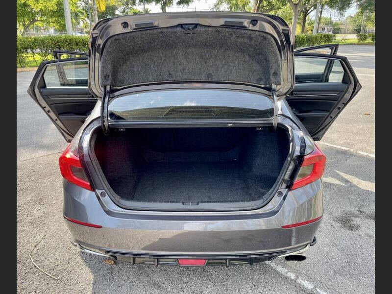 2019 Honda Accord Sedan - $27,995