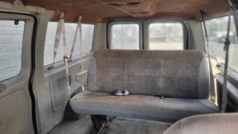 2000 Ford E-150 Chateau