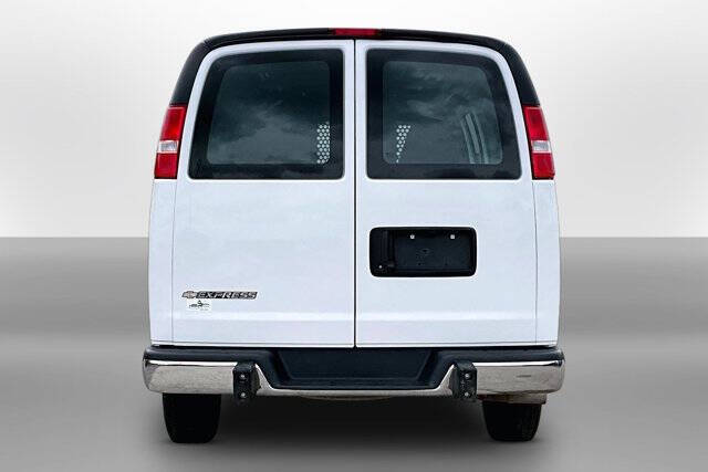 2024 Chevrolet Express 2500
