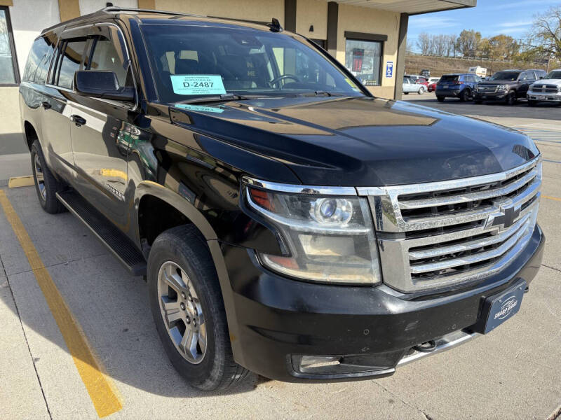 2017 Chevrolet Suburban LT's photo