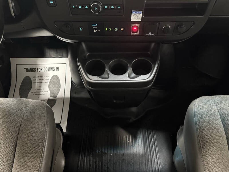 2022 Chevrolet Express 3500