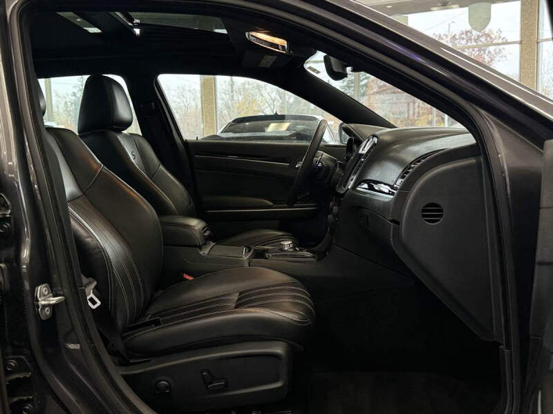 2022 Chrysler 300 S V6