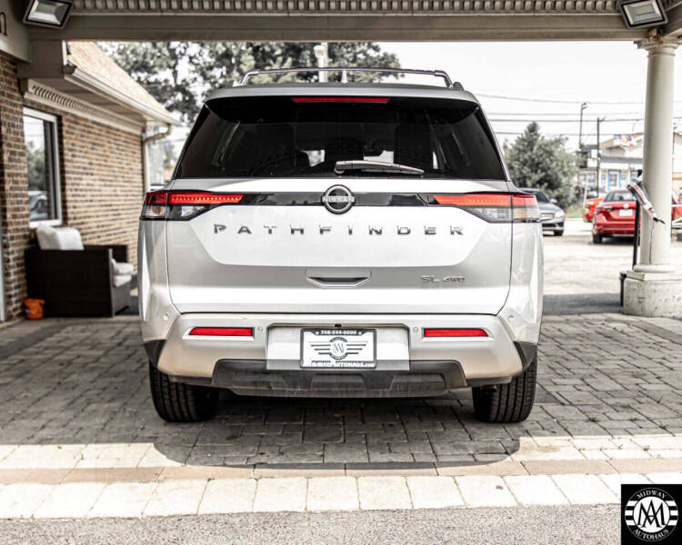 2023 Nissan Pathfinder SL