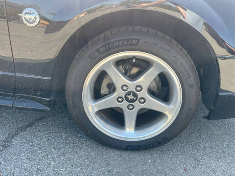 2004 Ford Mustang GT Deluxe